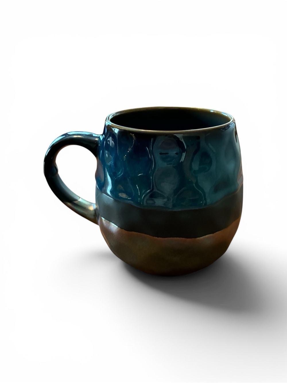 Signature "Sarah" contemporary, stoneware, metallic iridescent Mug - Picture 3 of 7